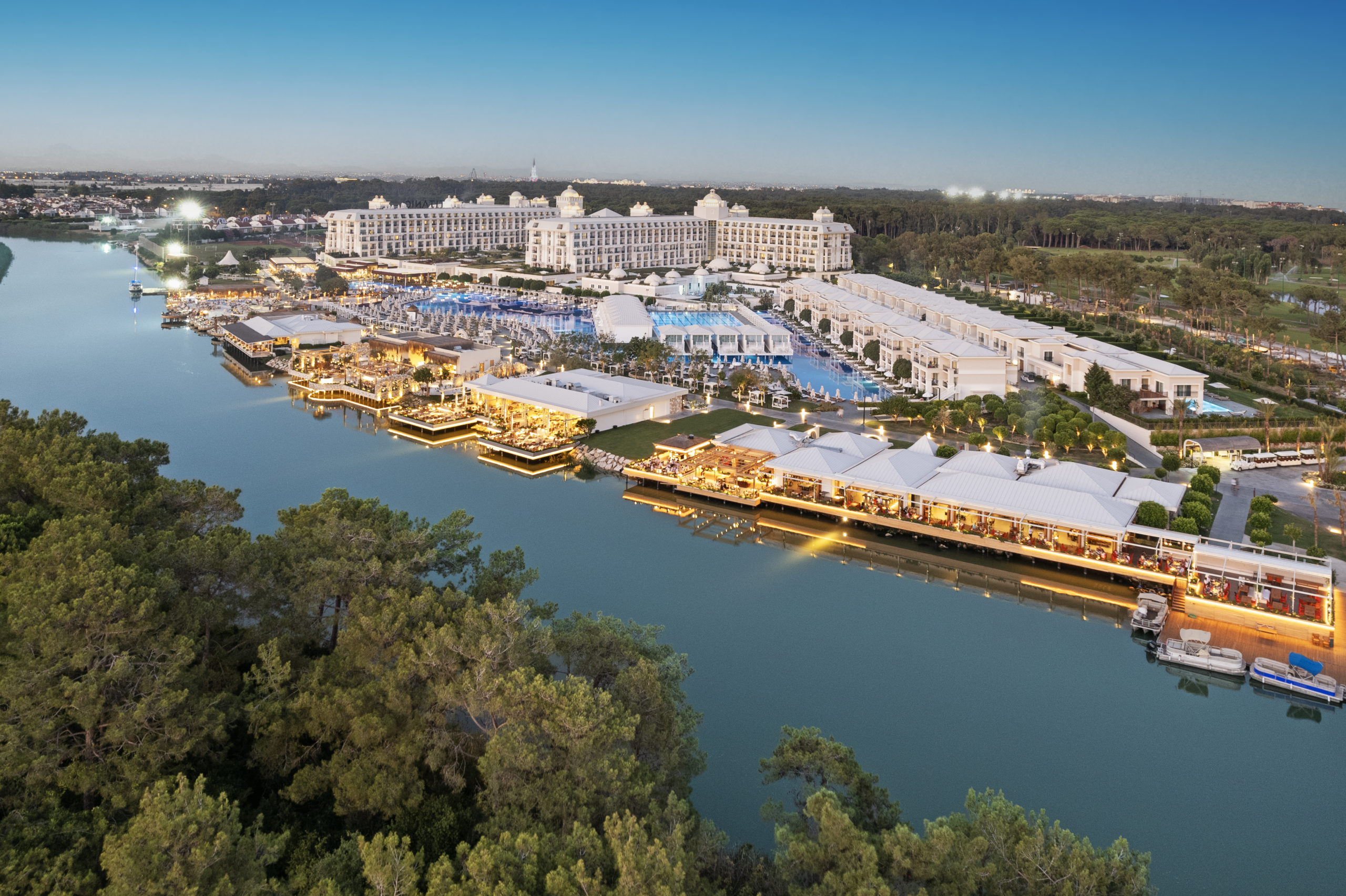 Titanic Deluxe Golf Resort Belek Night